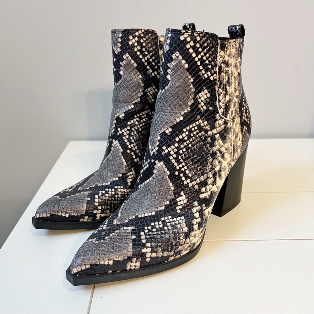 Marc Fisher O Shay Snake Print Block Heel Pull On Ankle Boots Black Grey Size 7